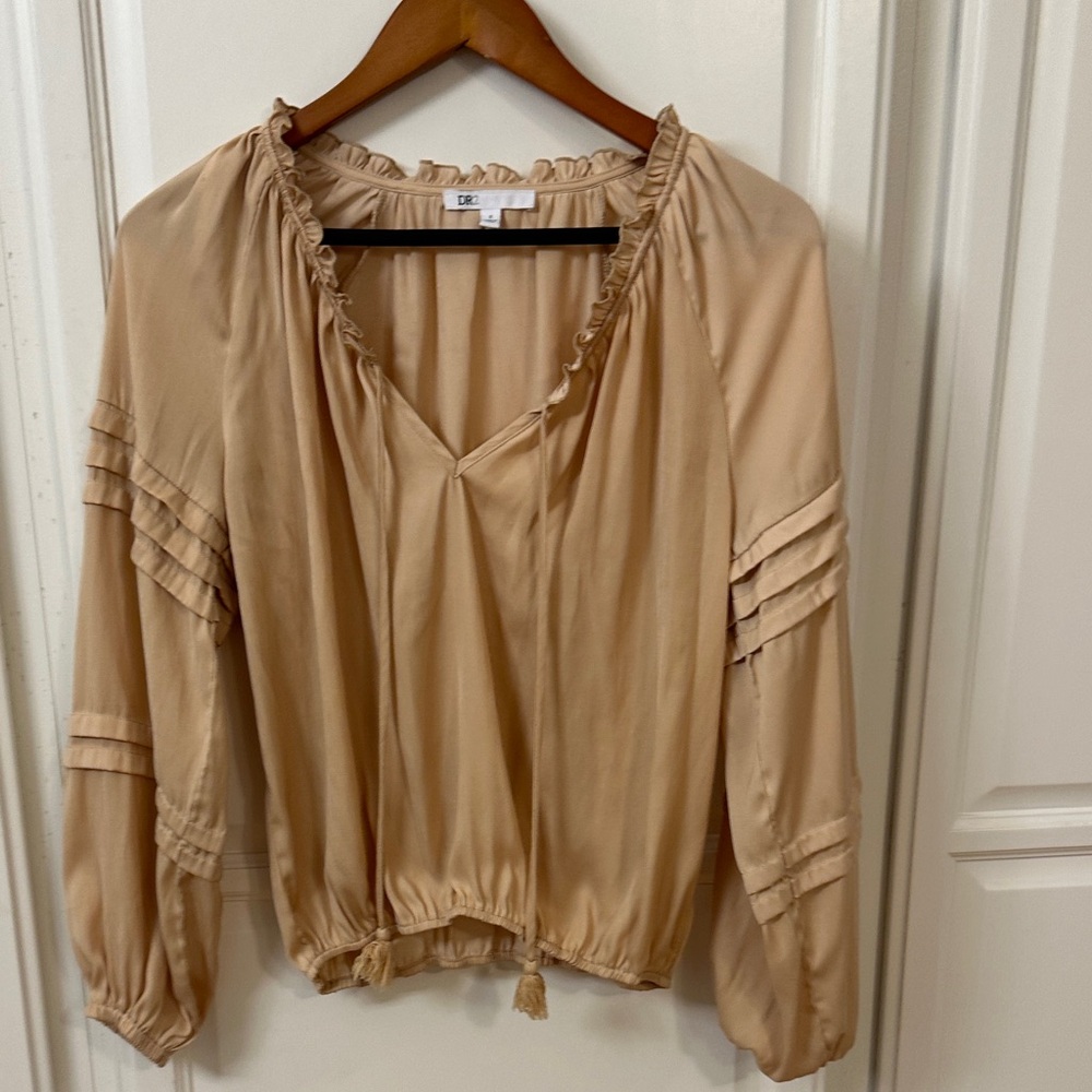 Chic DR2 Beige Blouse with Ruffle Details